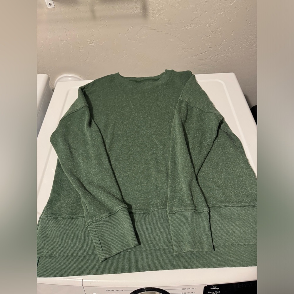 Green size medium crew neck